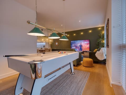 Billiard, Game Room, TV and multimedia, Living room