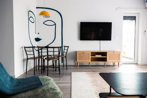 Communal lounge/ TV room, TV and multimedia, Living room, Seating area