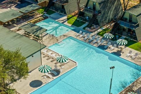 Property building, Bird's eye view, Swimming pool, sunbed