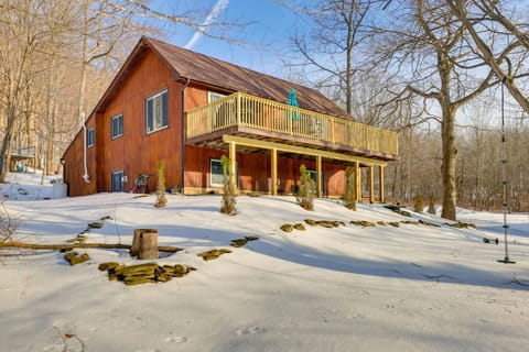 5 Mi to Slopes! Group Ski House with Game Room House in Finger Lakes