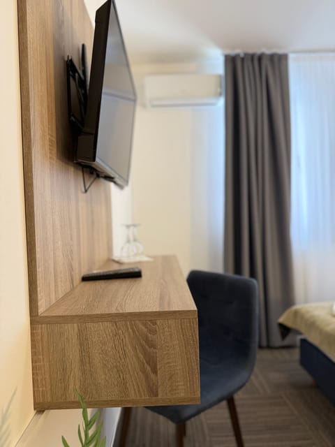 TV and multimedia, Photo of the whole room