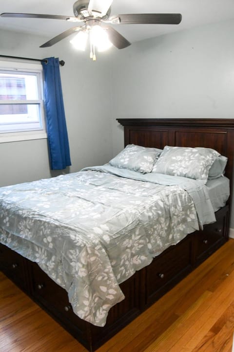 Home Away From Home House in Evanston