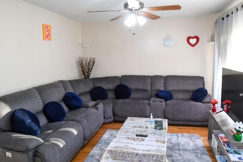 Home Away From Home House in Evanston