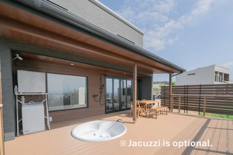 Property building, Day, Hot Tub, Balcony/Terrace, Seating area, Dining area, Open Air Bath, washing machine, dryer