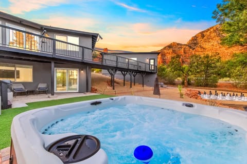 Stunning Red Rock Views with Hot Tub Theater Game Room House in Sedona