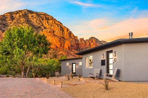 Stunning Red Rock Views with Hot Tub Theater Game Room House in Sedona