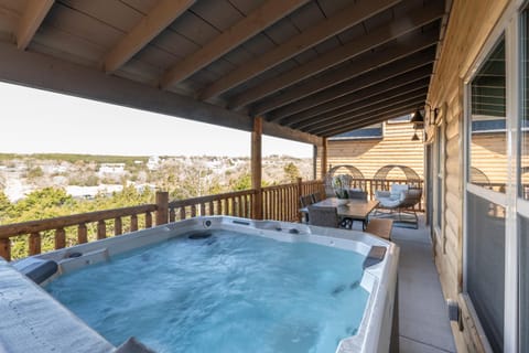 Lakefront Haven with Hot Tub and Gym House in Branson