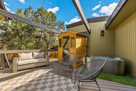 The Speakeasy - Sauna, Cold Plunge and Hot Tub House in Sedona