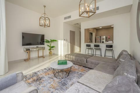 Communal lounge/ TV room, TV and multimedia, Living room, Seating area, Dining area