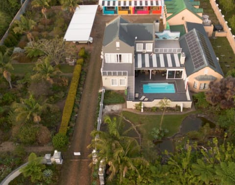 Property building, Day, Bird's eye view, Pool view, Swimming pool