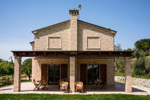 Villa Aurora - Osimo, nuova villa con piscina Villa in Marche