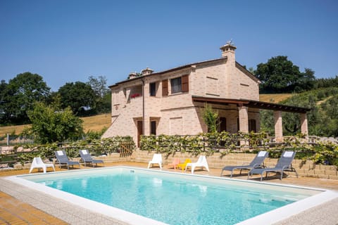 Villa Aurora - Osimo, nuova villa con piscina Villa in Marche