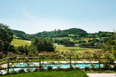 Villa Aurora - Osimo, nuova villa con piscina Villa in Marche