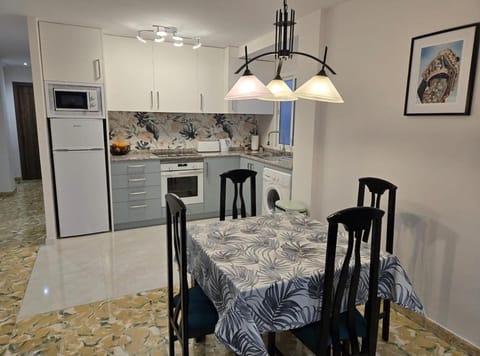 Desigual apartamento con 3 AC Apartment in Gandia