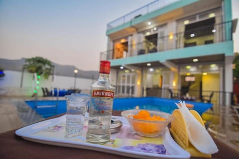 Patio, Day, Natural landscape, View (from property/room), Balcony/Terrace, Food and drinks, Food, Pool view, Swimming pool, Drinks