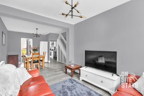 Living room, Entertainment