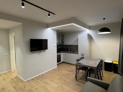 Communal lounge/ TV room, TV and multimedia, Kitchen or kitchenette, Living room, Seating area, Dining area, Evening entertainment, minibar, oven