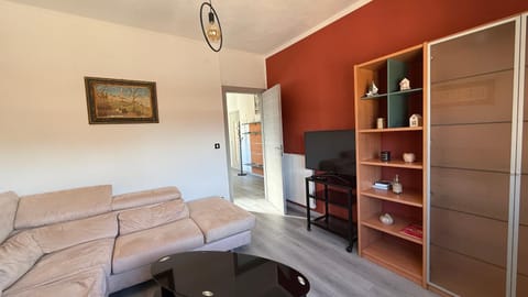 TV and multimedia, Living room, internet, wardrobe