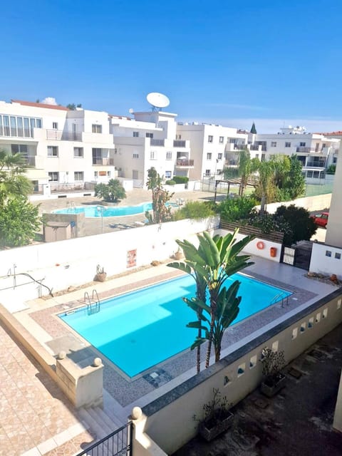 View (from property/room), Decorative detail, Pool view, Swimming pool