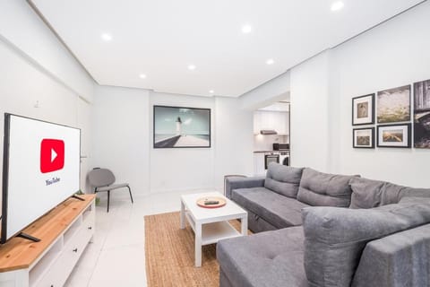 Beautiful apartment next to Piraeus sea Apartment in Pireas