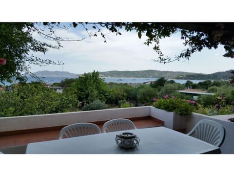View (from property/room), Balcony/Terrace, Dining area, Sea view
