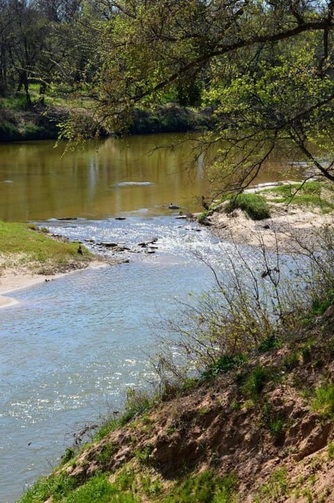 Spacious Cottage Rental for Group Getaway on Ranch near Dallas, Texas House in Texas