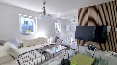 Apartments Osmanovic Bed and Breakfast in Lika-Senj County