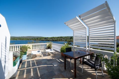 Balcony/Terrace, children, Family