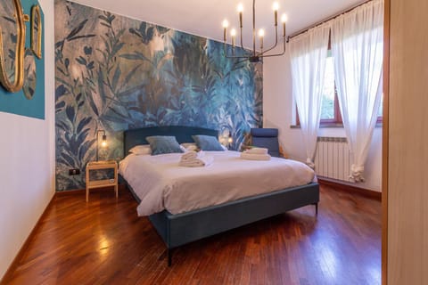 Style Shelter With Garden Near Downtown Apartment in Bologna