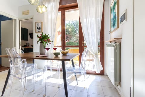 Style Shelter With Garden Near Downtown Apartment in Bologna