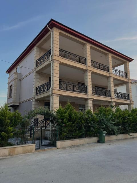 Property building, Day
