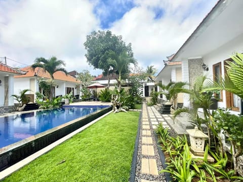 Property building, Garden, Garden, Garden view, Pool view, Swimming pool, Swimming pool