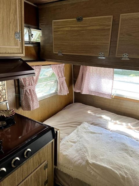 Unique Vacations at this Wonderful Vintage Caravan in Franklin, North Carolina House in Franklin