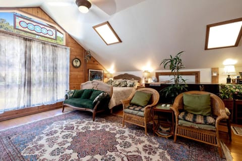 Vacation Rental with Spa and Pool on Winery near Healdsburg, California House in Russian River