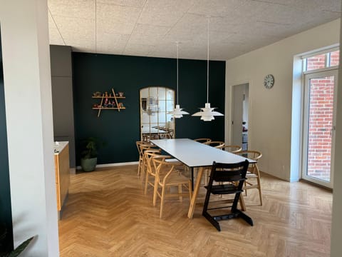 Stort byhus ved havnen i centrum Villa in Ringkobing