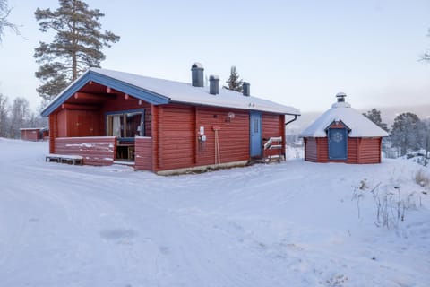 Property building, Day, Winter