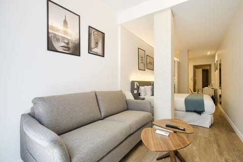 Bed, Seating area, Bedroom