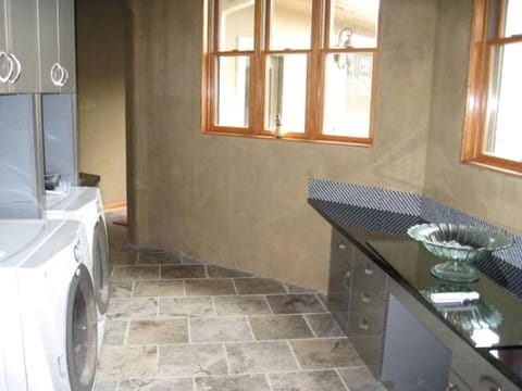 Luxury Four-Bedroom Cabin Rental with a Fireplace in New Braunfels, Texas Cabin in Bulverde