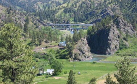 Riverside Cabin with Rare Claw-Foot Bathtub, Montana Cabin in Idaho