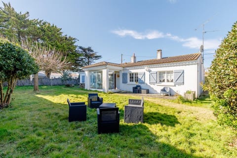 Property building, Garden view