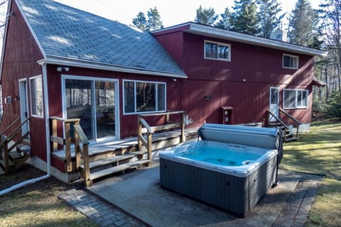 Relaxing Retreat in the Heart of Dover House in West Dover