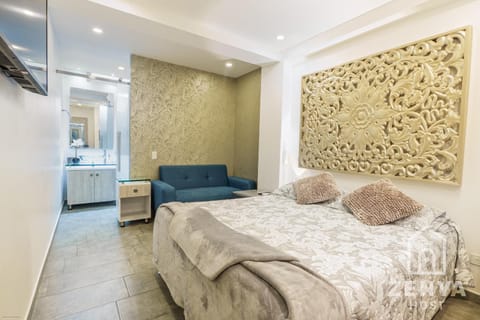 Bed, Living room, Photo of the whole room, Bedroom, towels