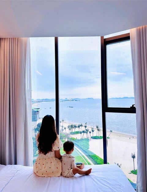 Bed, Bedroom, Sea view