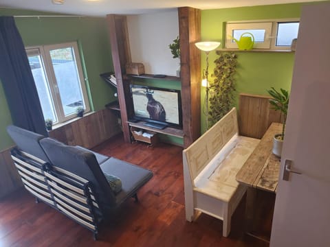 Communal lounge/ TV room, TV and multimedia, Kitchen or kitchenette, Living room, Dining area