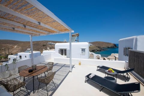 Balcony/Terrace, Seating area, Sea view, sunbed