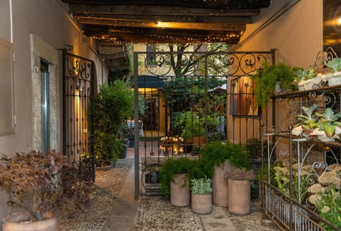 Facade/entrance, Garden, Inner courtyard view
