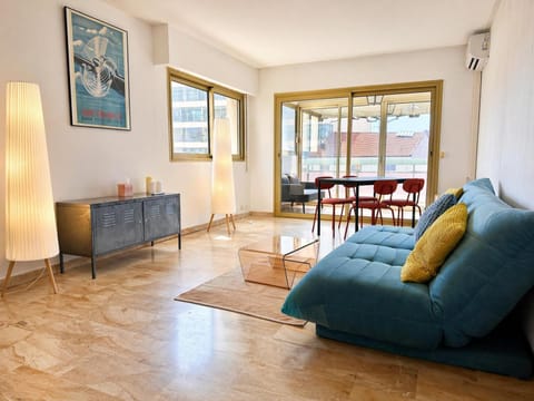 Bed, Balcony/Terrace, Living room, Dining area, air conditioner
