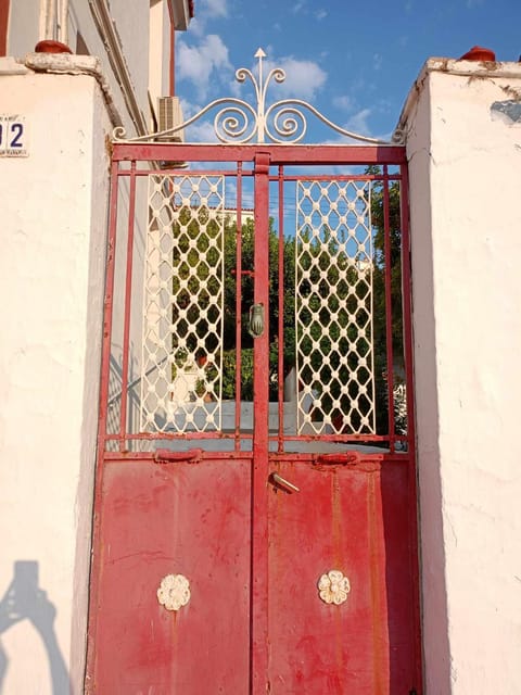 LILIA Apartment in Poros