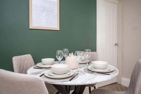 Vacant Nests Castle Hill Wi-Fi Village House in Haltwhistle