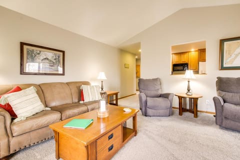 Rise and Shine in Door County! Egg Harbor Haven Apartment in Egg Harbor